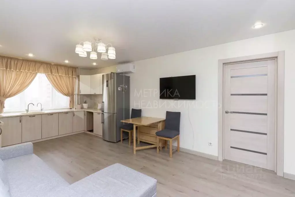 2-к кв. Тюменская область, Тюмень ул. Александра Митинского, 3к1 (60.0 ... - Фото 1