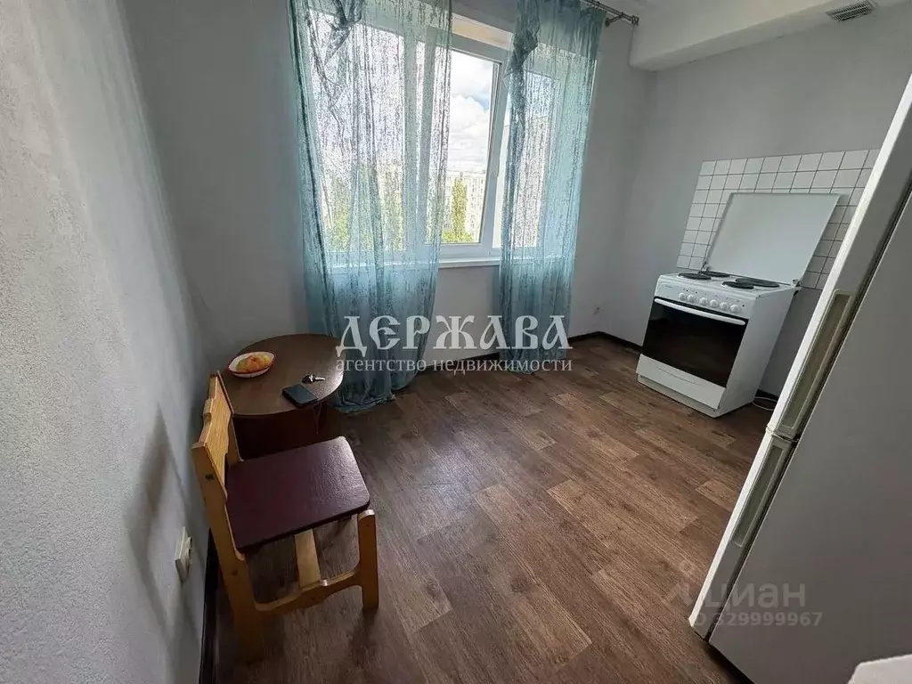 1-к кв. Белгородская область, Старый Оскол Макаренко мкр, 19 (40.0 м) - Фото 2