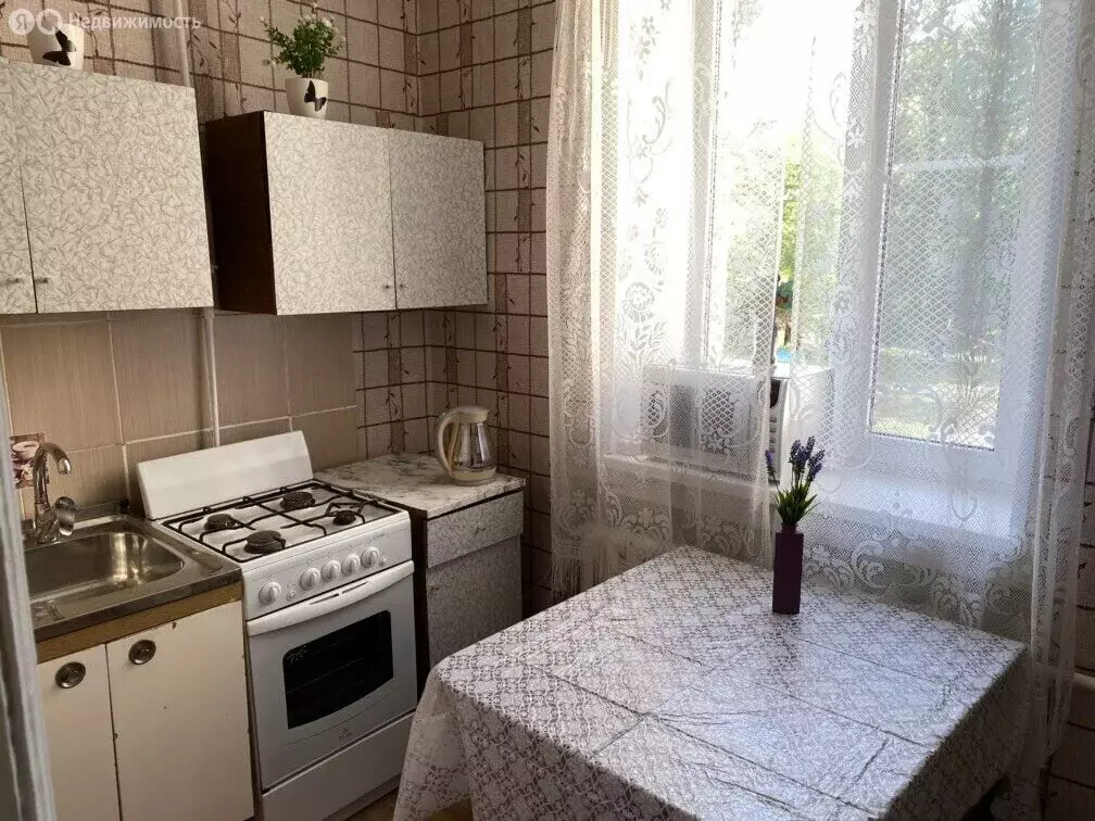 3-комнатная квартира: Волхов, улица Профсоюзов, 6 (64.5 м) - Фото 0
