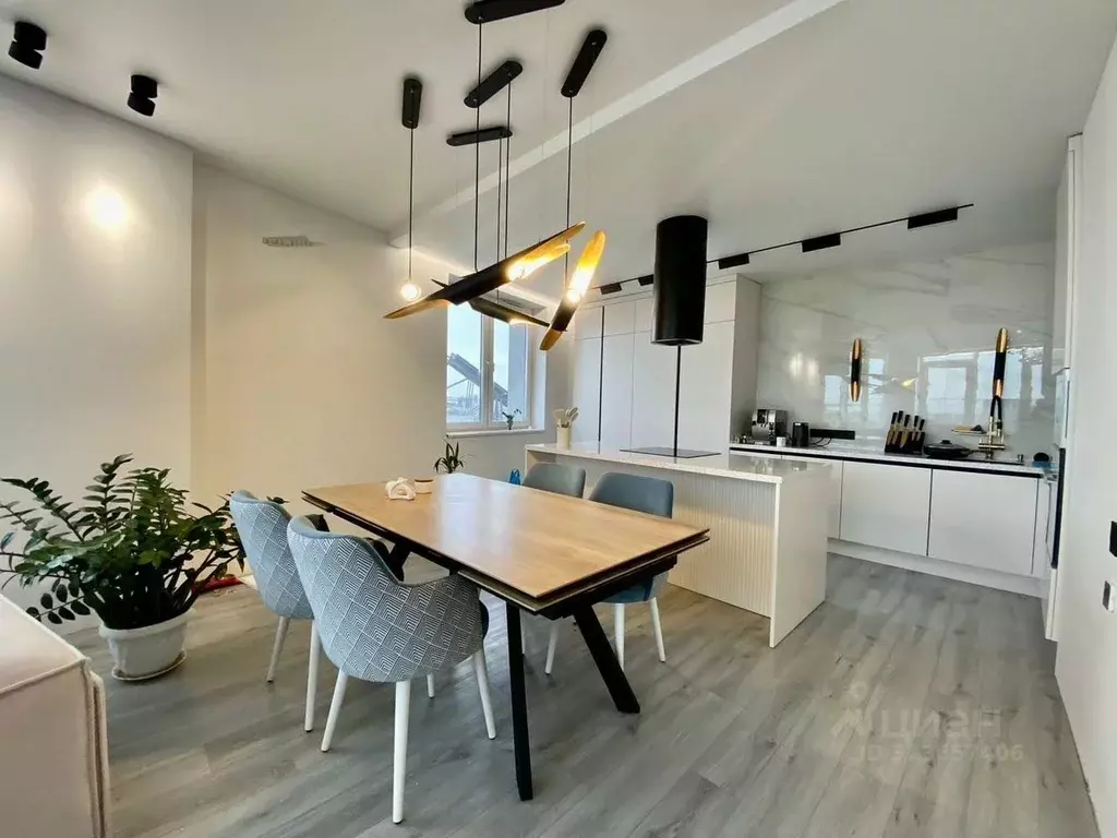 3-к кв. Татарстан, Казань ул. Оренбургский Тракт, 8Д (119.0 м) - Фото 1