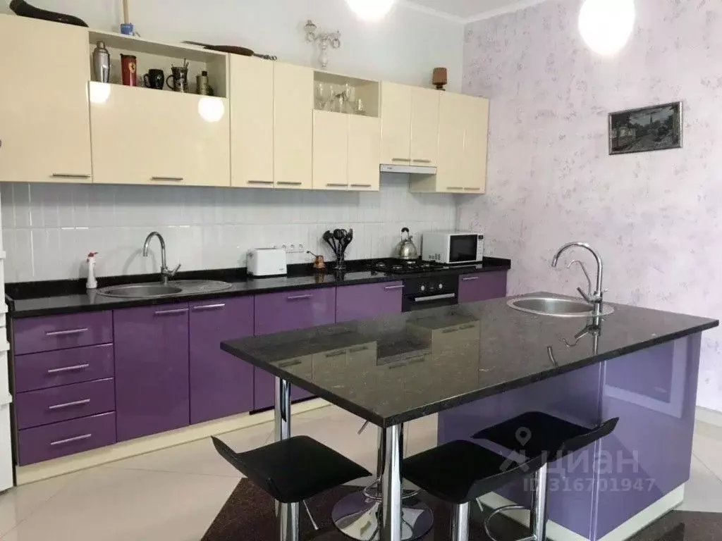 Дом в Крым, Симферополь ул. Новороссийская (160 м) - Фото 0