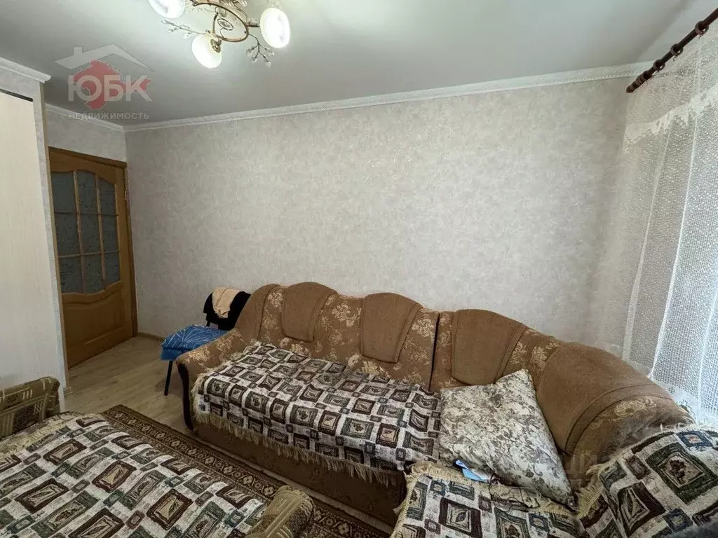 2-к кв. Крым, Сакский район, с. Уютное ул. Кирова, 5 (53.6 м) - Фото 0