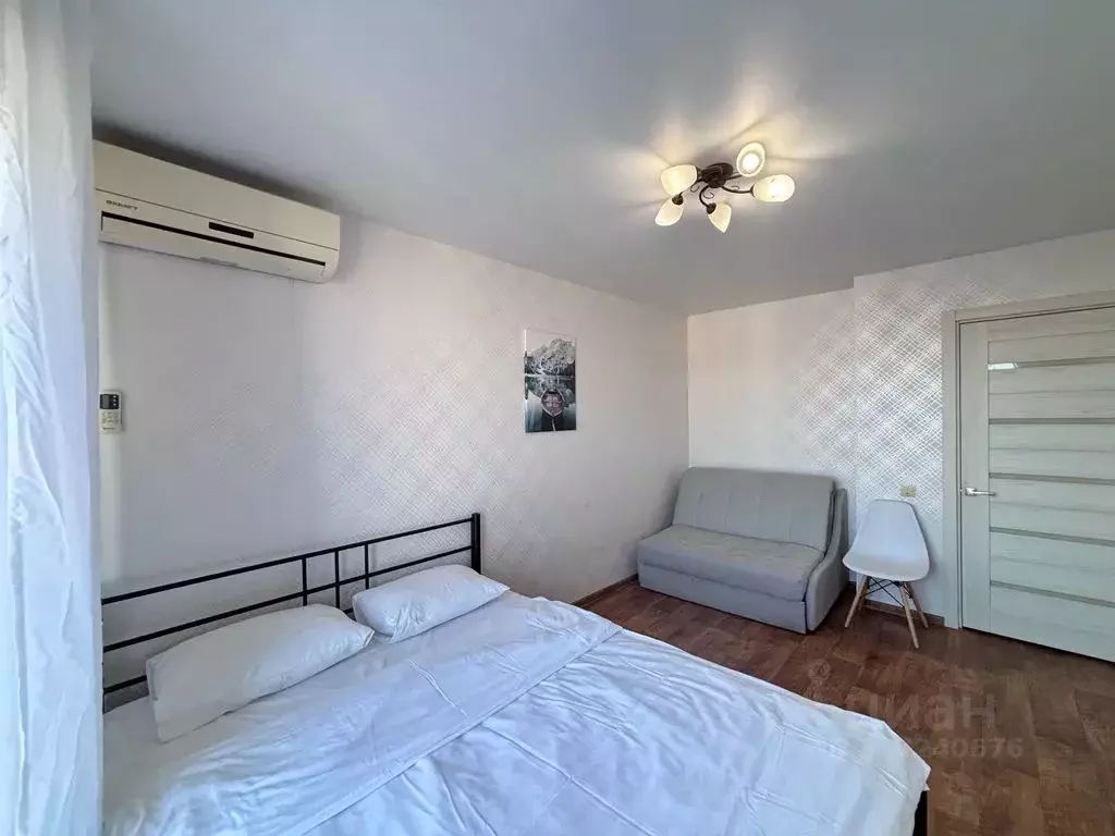 1-к кв. Волгоградская область, Волгоград ул. 8-й Воздушной Армии, 10а ... - Фото 0