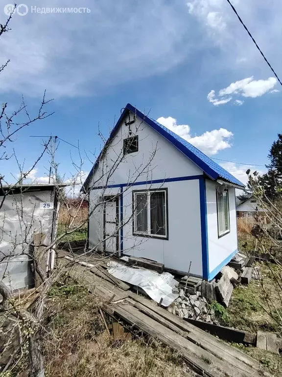 Дом в село Сосновка, улица Владивостокское шоссе (30 м) - Фото 0