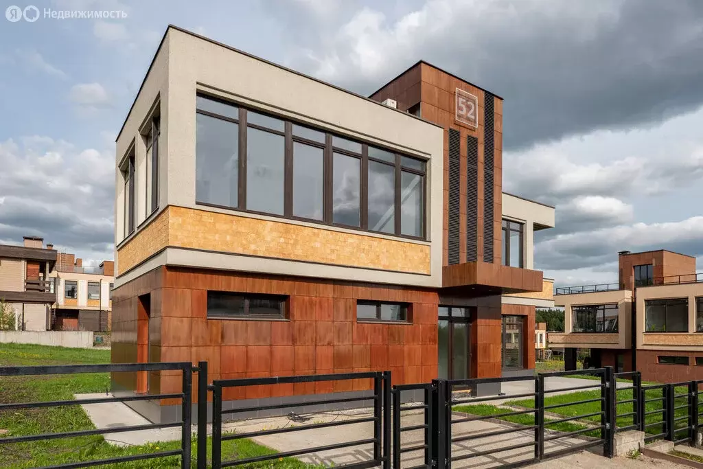 Дом в село Былово, улица Клёны, 81 (280 м) - Фото 1