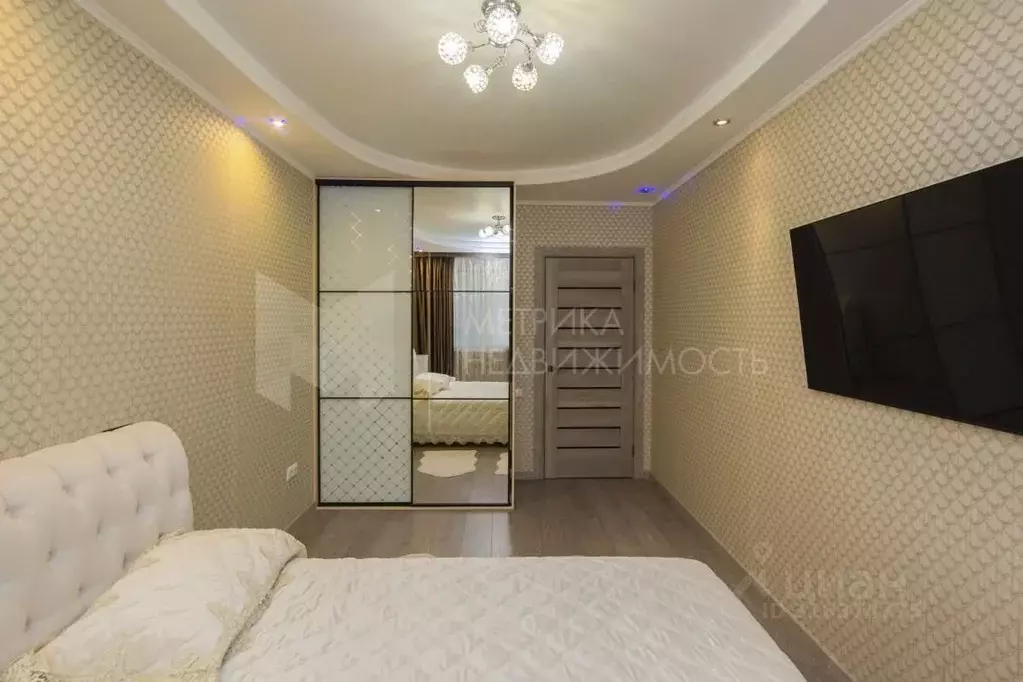 1-к кв. Тюменская область, Тюмень ул. Немцова, 4 (62.9 м) - Фото 0