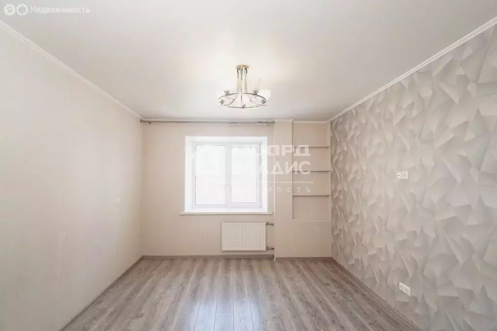 3-комнатная квартира: Омск, Светловская улица, 12 (80.2 м) - Фото 0