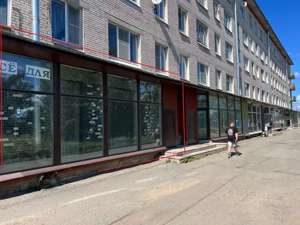 Торговая площадь в Санкт-Петербург, Санкт-Петербург, Петергоф ... - Фото 1