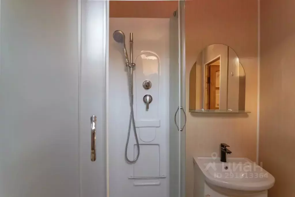 Дом в Краснодарский край, Сириус пгт ул. Попова, 15 (20 м) - Фото 1