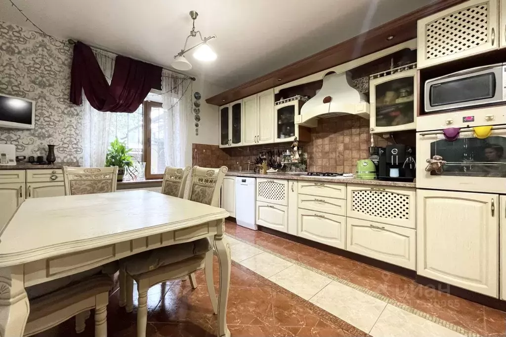 Дом в Краснодарский край, Краснодар Центральный мкр, проезд Александра ... - Фото 0
