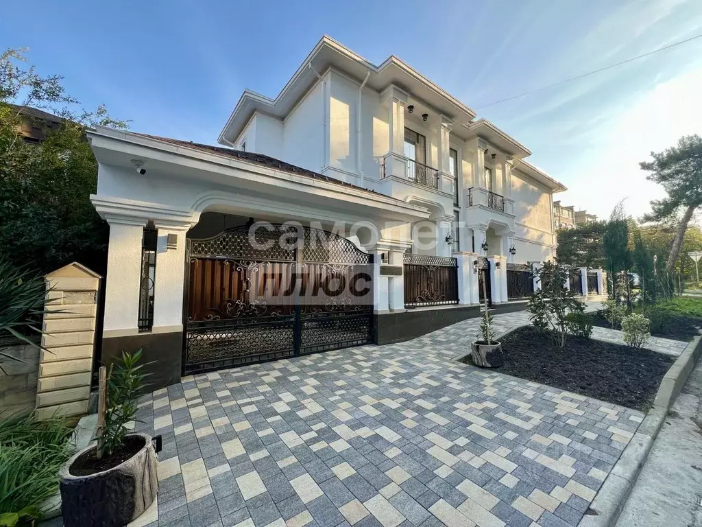 Дом в Краснодарский край, Геленджик ул. Нахимова, 11 (300 м) - Фото 1