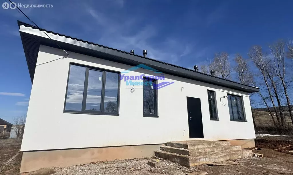 Дом в Октябрьский, улица Василия Кривошеева (100 м) - Фото 2