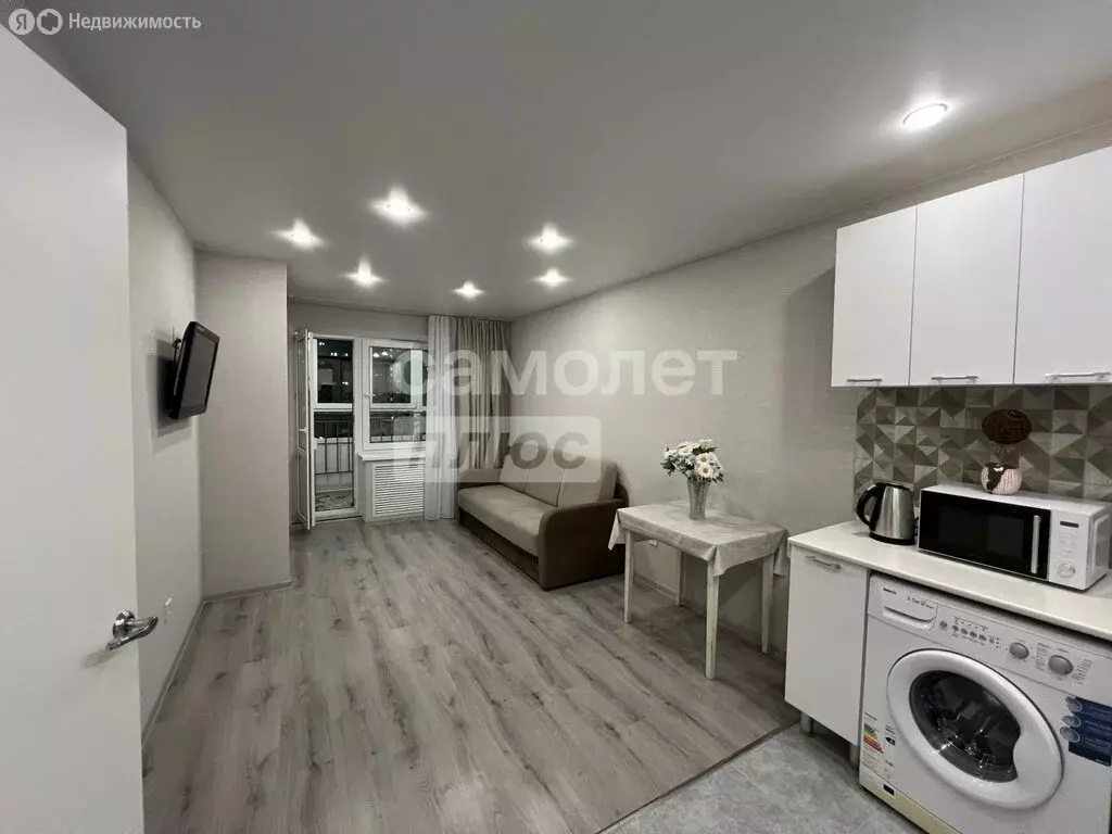 Квартира-студия: Киров, улица Энтузиастов, 15к1 (26.4 м) - Фото 0