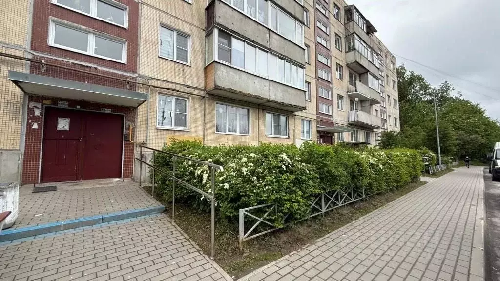 2-к кв. Ленинградская область, Приозерск ул. Маяковского, 15 (46.8 м) - Фото 1
