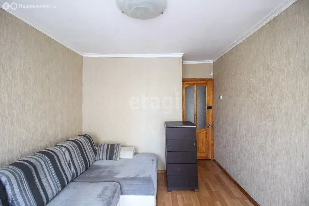 3-комнатная квартира: Барнаул, улица Шумакова, 38 (62 м) - Фото 1