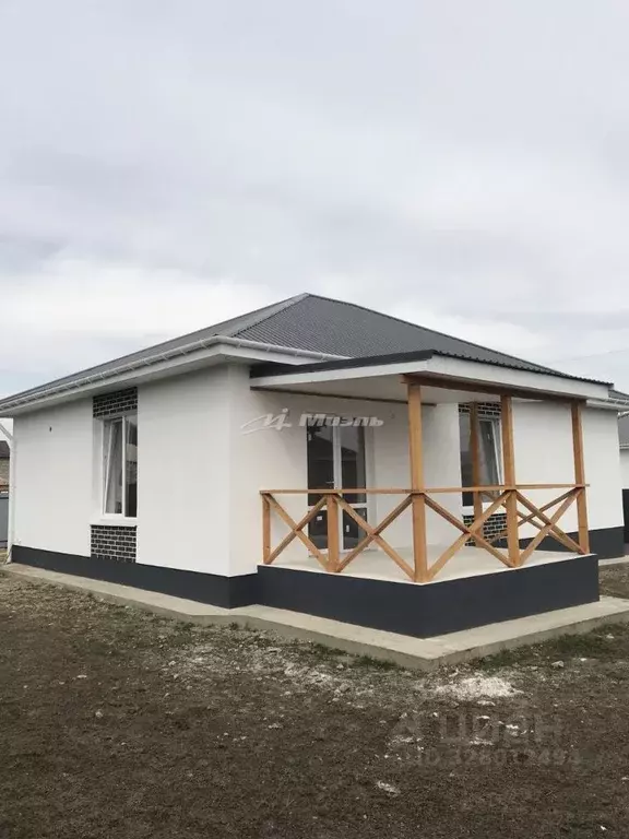 Дом в Крым, Симферопольский район, Добровское с/пос, с. Пионерское ул. ... - Фото 1