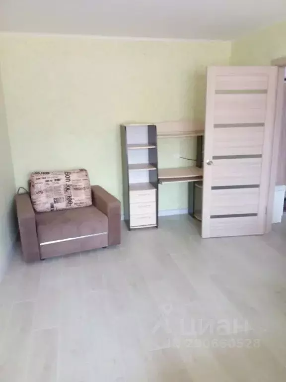 1-к кв. Псковская область, Пушкинские Горы рп ул. Ленина, 46 (34.0 м) - Фото 1