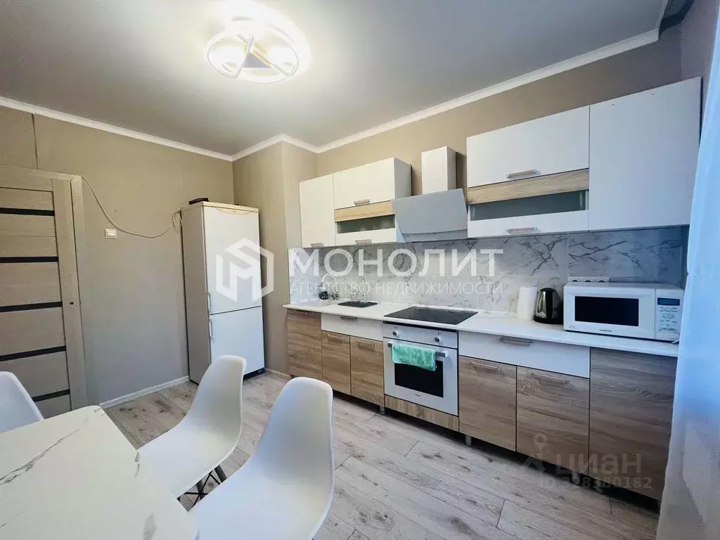 3-к кв. Белгородская область, Старый Оскол Интернациональный мкр, 29 ... - Фото 1