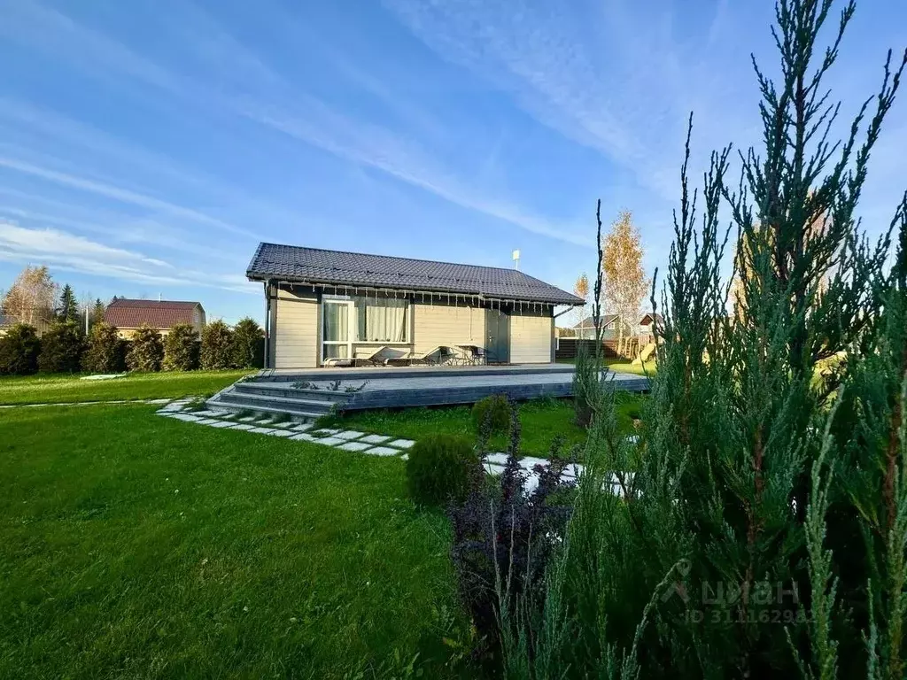 Дом в Ленинградская область, Лужский район, Заклинское с/пос, д. ... - Фото 1
