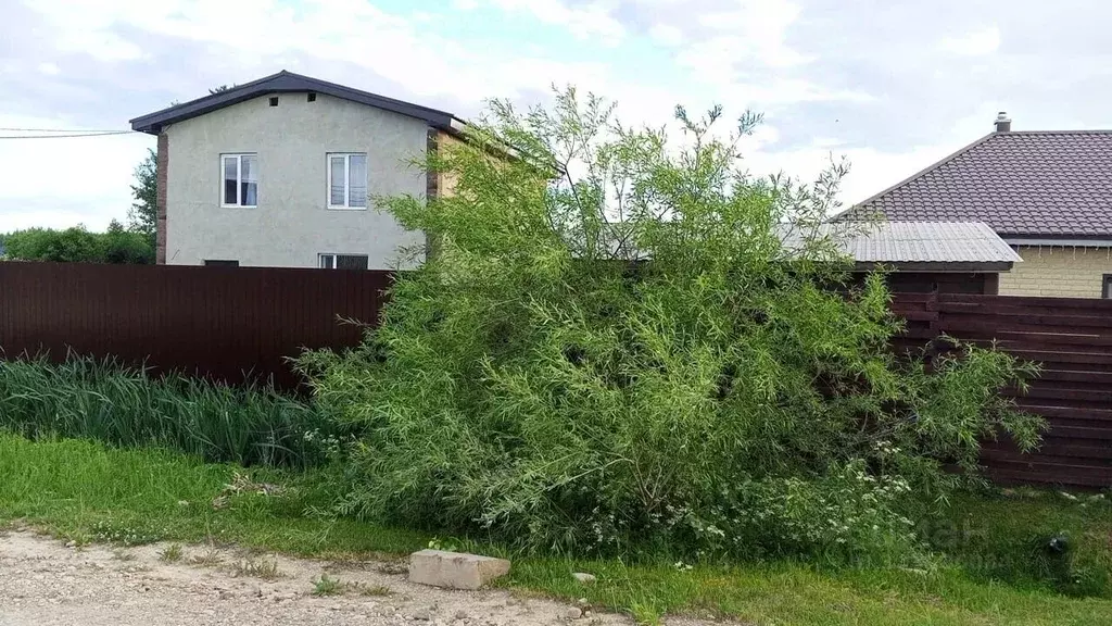 Дом в Новгородская область, Новгородский район, Савинское с/пос, д. ... - Фото 1