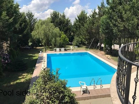 Superb House with plot of land situated in Istanbul Turkey - Фото 1
