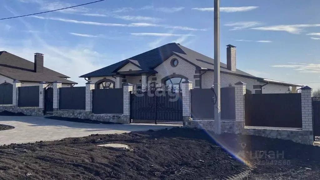 Дом в Белгородская область, Белгородский район, Дубовское с/пос, пос. ... - Фото 1