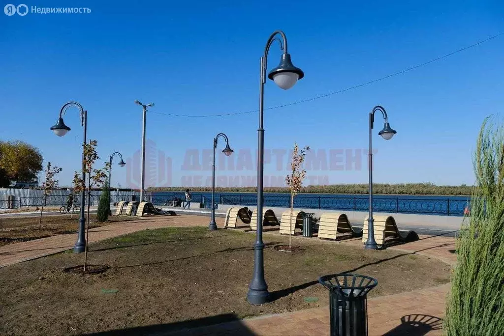 3-комнатная квартира: Астрахань, проспект Бумажников, 20Б (91.8 м) - Фото 1