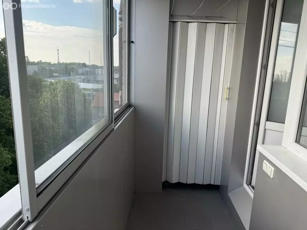 1-комнатная квартира: Калининград, Светлая улица, 4 (39 м) - Фото 2