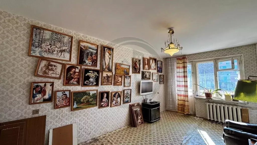 3-к кв. Белгородская область, Старый Оскол Интернациональный мкр, 10 ... - Фото 1