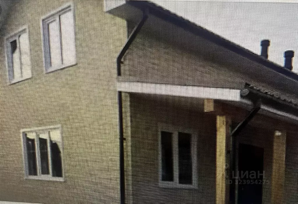 Дом в Самарская область, Кинельский район, Комсомольский с/пос, с. ... - Фото 1