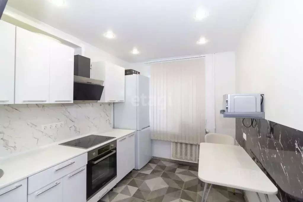 3-к кв. Тюменская область, Тюмень Интернациональная ул., 35 (65.8 м) - Фото 1