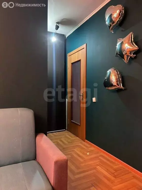 3-комнатная квартира: Красноярск, улица Партизана Железняка, 11 (58 м) - Фото 1