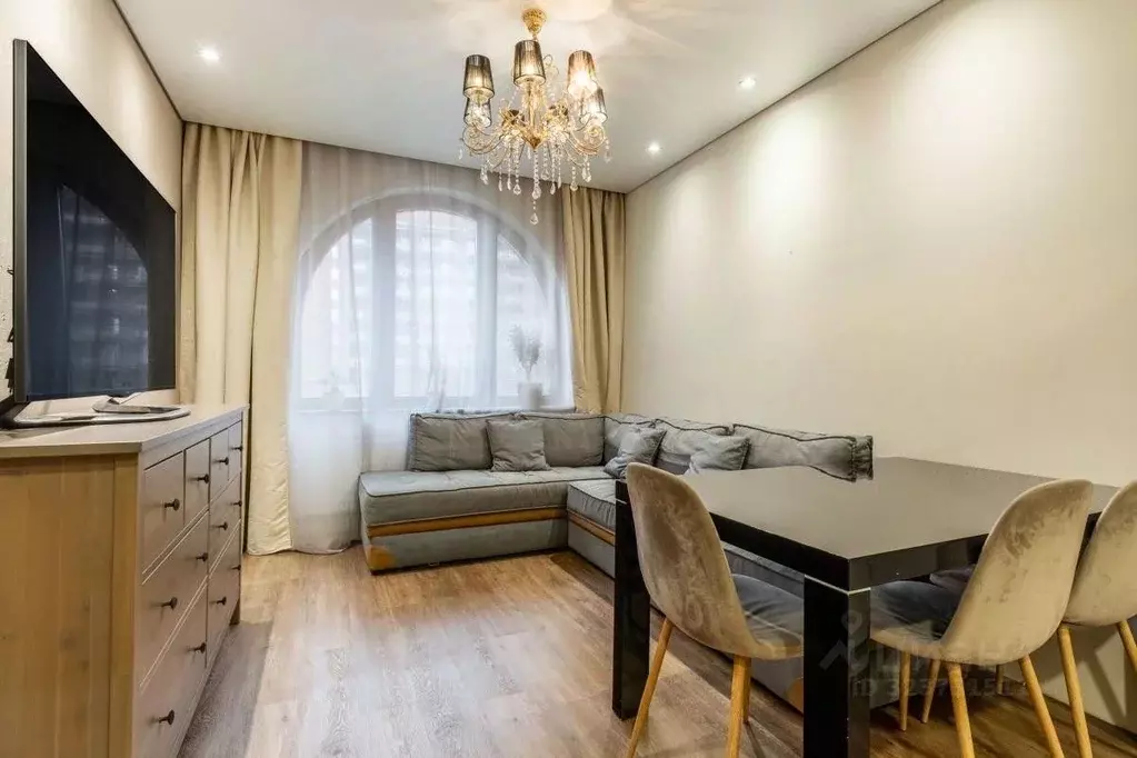 2-к кв. Санкт-Петербург Кременчугская ул., 11к3 (76.5 м) - Фото 1