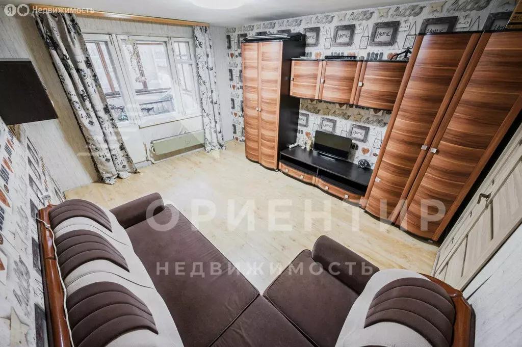 3-комнатная квартира: Екатеринбург, Латвийская улица, 41 (63.8 м) - Фото 0