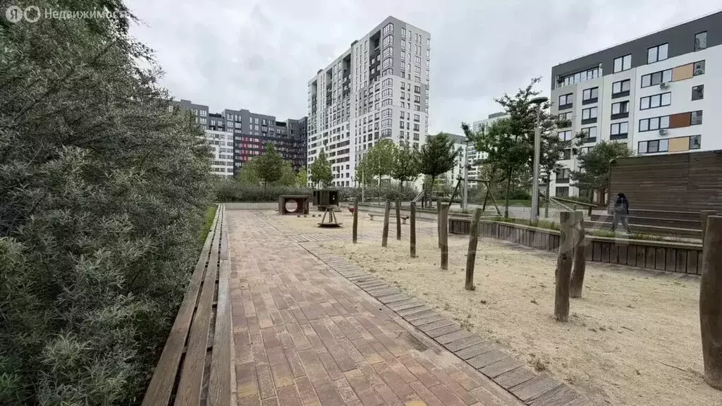 3-комнатная квартира: Тюмень, улица 50 лет Октября, 57В (62.2 м) - Фото 2