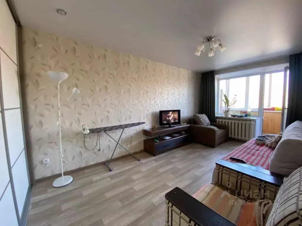 2-к кв. Челябинская область, Чебаркуль ул. Крылова, 8А (43.0 м) - Фото 0