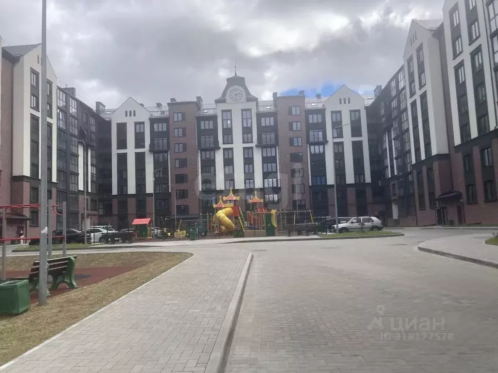 2-к кв. Калининградская область, Гурьевск Фабричная ул., 4 (66.62 м) - Фото 0