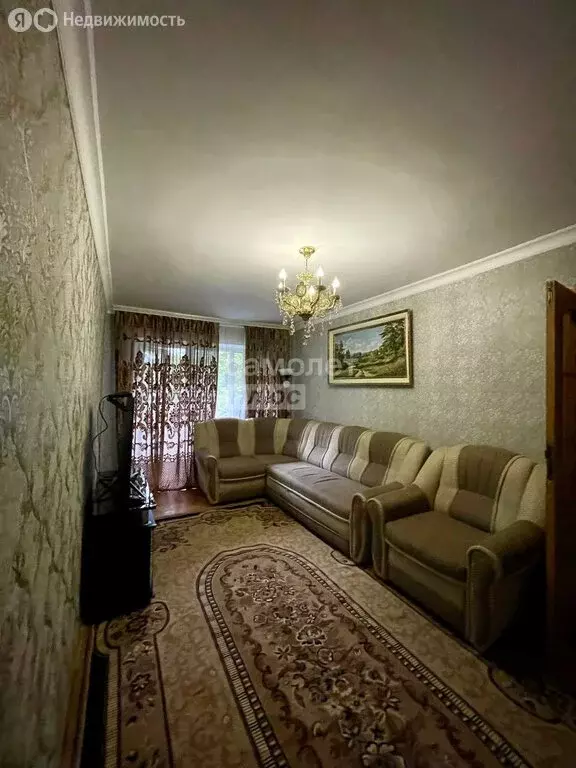 3-комнатная квартира: Нальчик, улица Идарова, 4 (56 м) - Фото 1