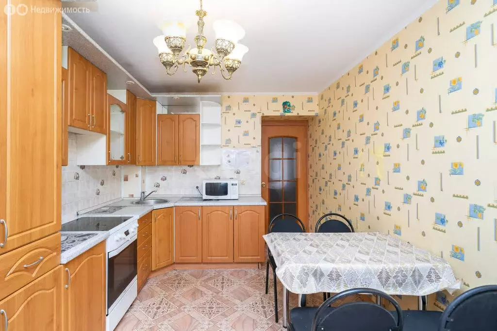 3-комнатная квартира: Тюмень, 6-й микрорайон, улица Валерии ... - Фото 1
