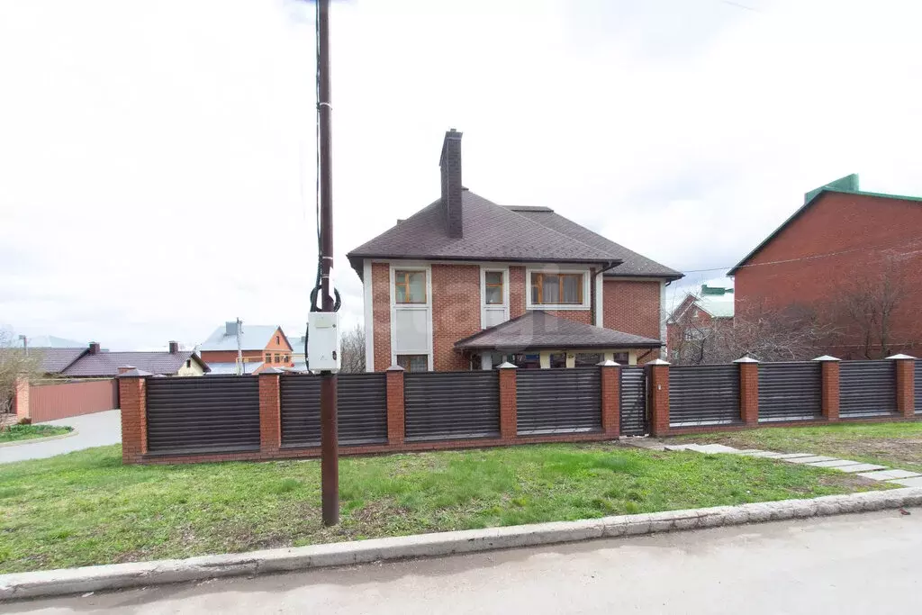 Дом в Лениногорск, улица Бондаренко (215 м) - Фото 1