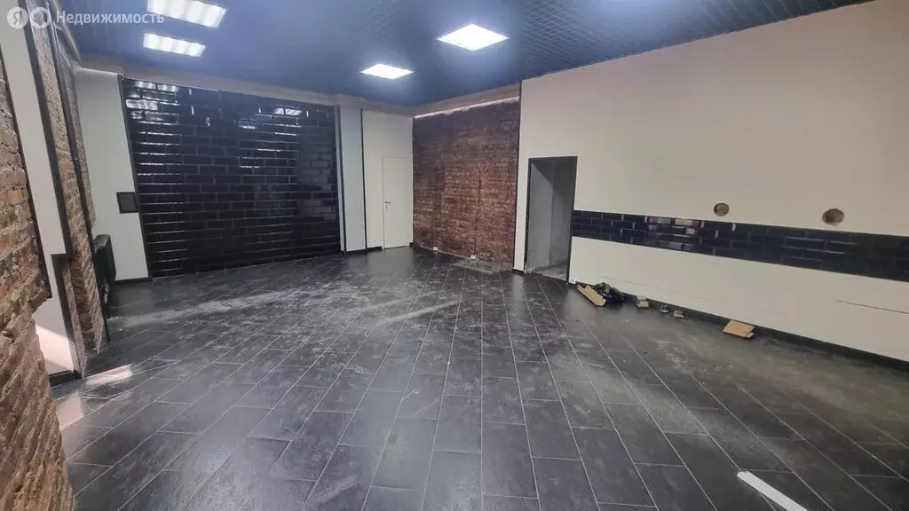 Торговая площадь (92 м) - Фото 1