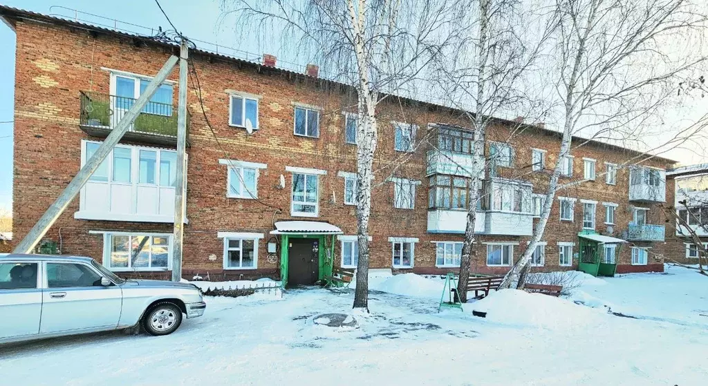 3-к кв. Омская область, Калачинск Заводская ул., 18А (56.8 м) - Фото 1