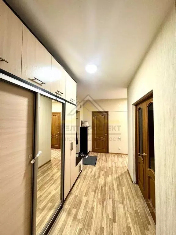 2-к кв. Белгородская область, Старый Оскол Степной мкр, 30 (70.0 м) - Фото 1