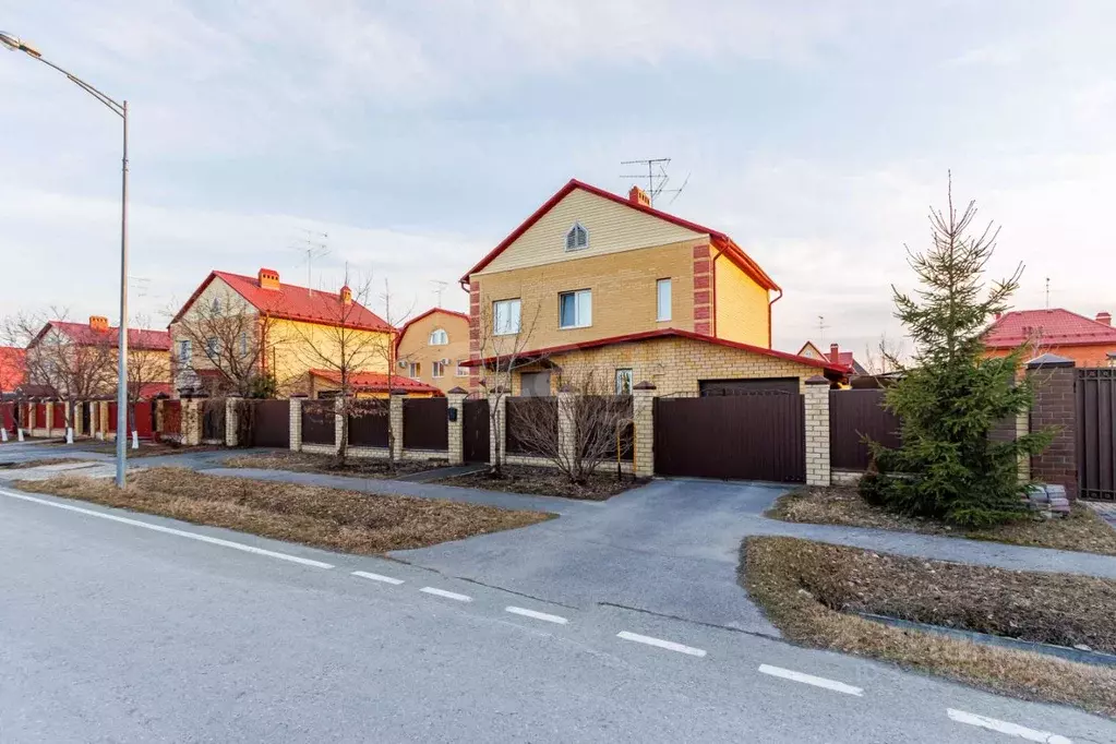Дом в Тюменская область, Тюмень проезд 3-й Слободской (234 м) - Фото 1