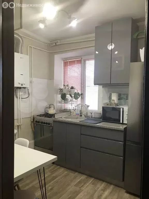 2-комнатная квартира: Таганрог, улица Шаумяна, 25 (43 м) - Фото 0
