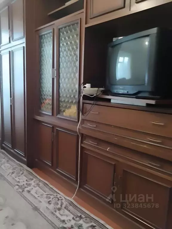 2-к кв. Белгородская область, Старый Оскол Октябрьская ул., 27 (42.0 ... - Фото 1