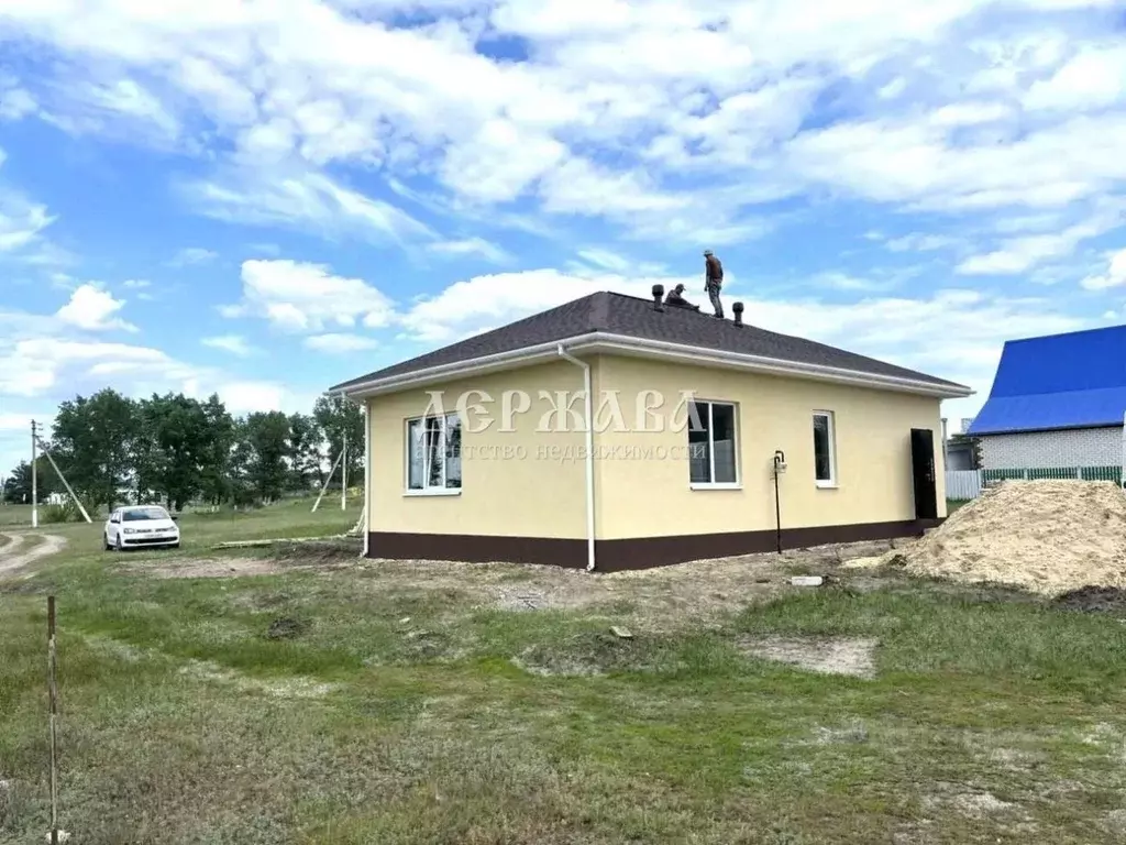 Коттедж в Белгородская область, Старооскольский городской округ, с. ... - Фото 1