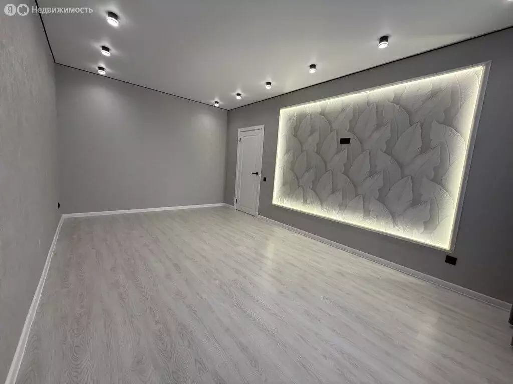 2-комнатная квартира: Оренбург, улица Фронтовиков, 10/4 (62 м) - Фото 2