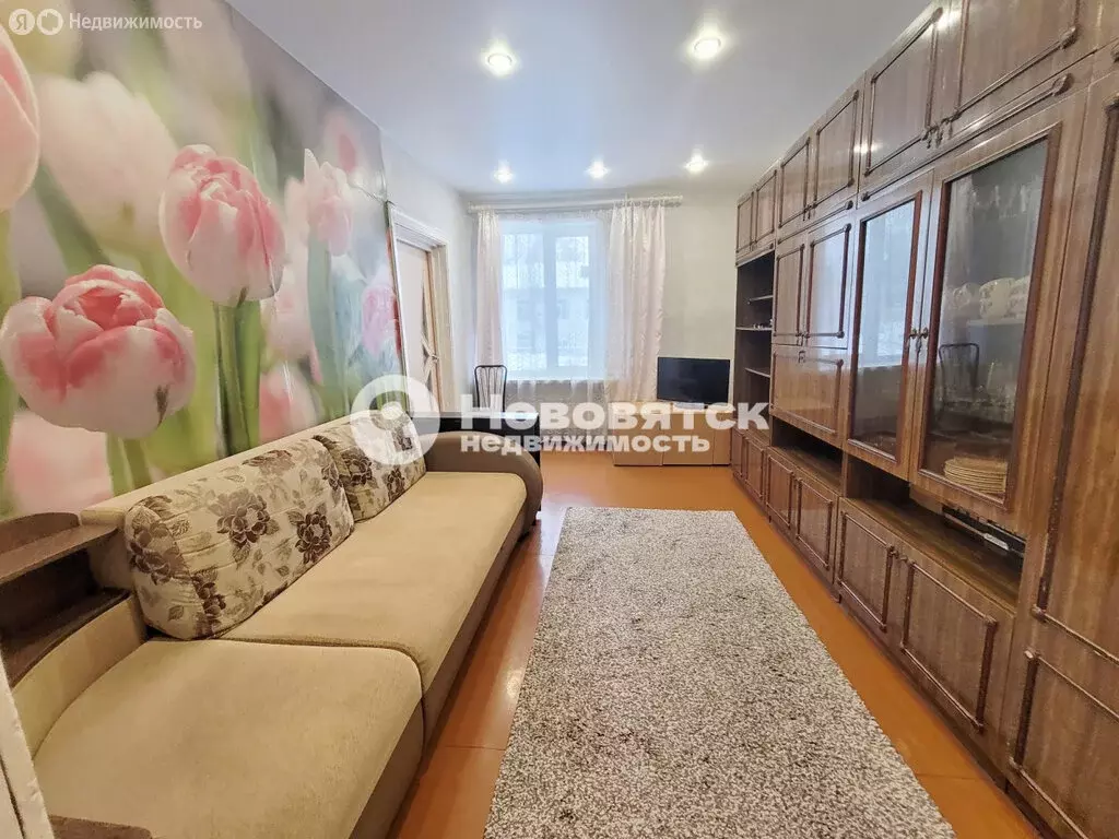 3-комнатная квартира: Киров, Нововятский район, улица Ленина, 4 (58 м) - Фото 1