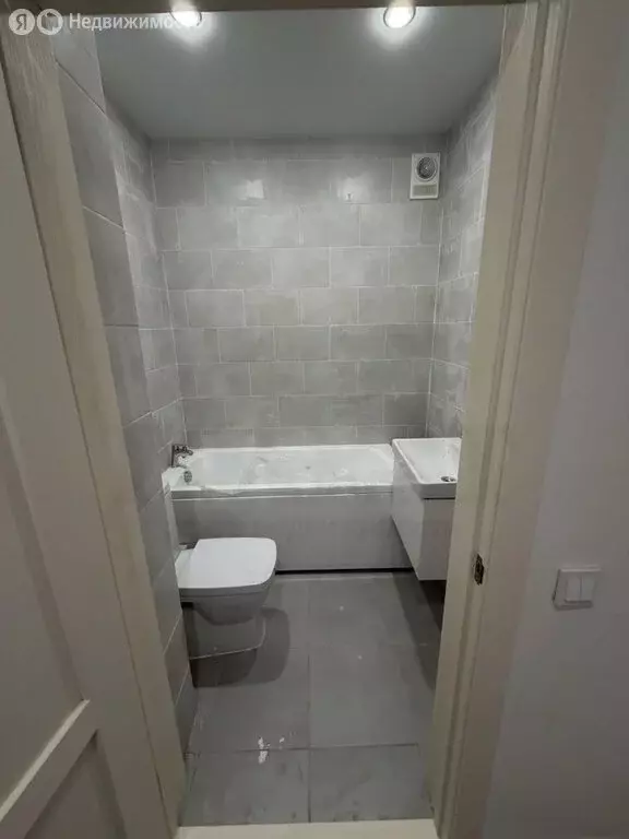 Квартира-студия: Екатеринбург, улица Амундсена, 165 (24.5 м) - Фото 2